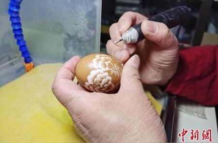 西安艺术家的蛋雕艺术：将陕西元素注入蛋壳