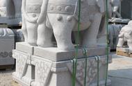 八字型摆放的石雕大象尾巴图片欣赏