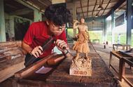 21岁越南青年的“龙珠”木雕艺术走红全球！