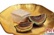 阿拉善戈壁玛瑙石“皮蛋豆腐”以120.7万元的价格成交