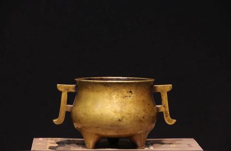 旧藏香炉：铜制皮壳包浆浑厚，尺寸长18厘米口径11厘米高9.5厘米