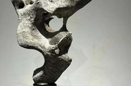老太湖石：高39cm，宽22cm，厚12cm的雅韵之作