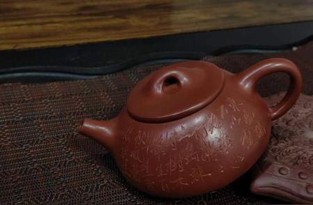 紫砂壶泡茶的秘密：为什么能更香？
