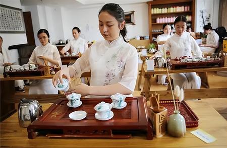 中国茶艺教育现状及挑战：茶叶百科解析
