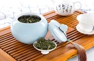 绿茶：最忌讳的泡茶方式，先放茶叶再倒水！