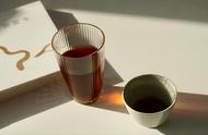 长期饮用白开水与茶，哪个对健康更有益？科学研究揭晓答案