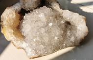 揭秘独特水晶原石：新年里的稀有宝藏