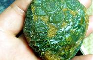 揭秘绿色玛瑙原石的神秘魅力