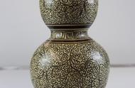 缠枝花卉葫芦瓶：传统艺术的魅力与收藏价值