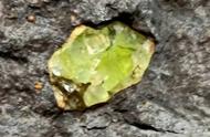 探索宝石的奥秘：橄榄石在哪些岩石中隐藏？