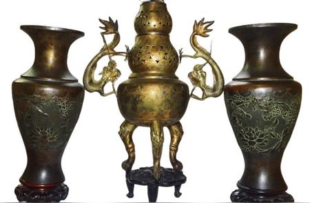 揭秘晚晴民国铜香炉赏瓶：历史价值与文化内涵