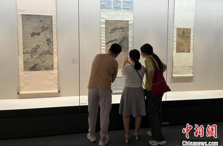 八大山人与扬州八怪：传统书画艺术的巅峰对话