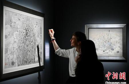 吴冠中黑白灰专题展：探索艺术中的极简之美