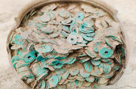 枣阳惊现大量古钱币窖藏，历史宝藏重现人间
