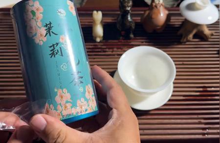 茉莉花茶：带花与不带花哪种更优？