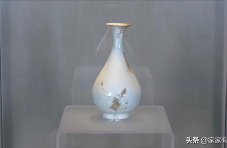 元代珍宝再现：卵白釉戗金行龙纹玉壶春瓶的传世之谜