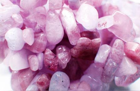 粉水晶：探索情感的调色盘