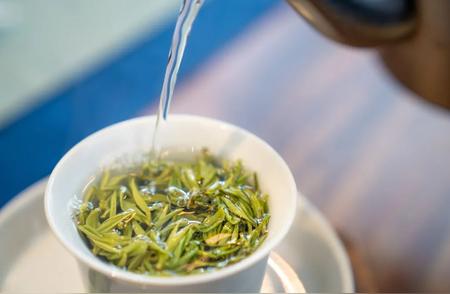 长期喝茶会导致缺钙吗？揭秘关于茶的六大流言