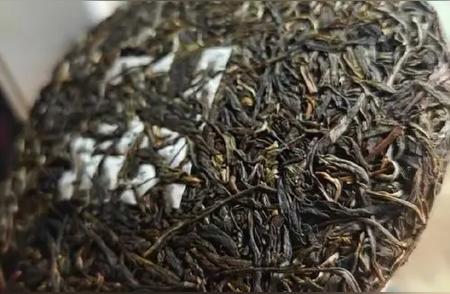 茶叶过期后是否还能安全饮用？揭秘茶叶过期的真相！
