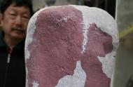 湖北宜昌：天然三峡奇石'甜蜜的吻'，售价20000元