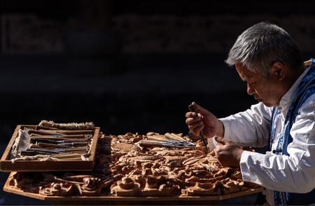 剑川木雕：中国非遗艺术的璀璨瑰宝（镜观中国·新华社国内新闻照片一周精选）
