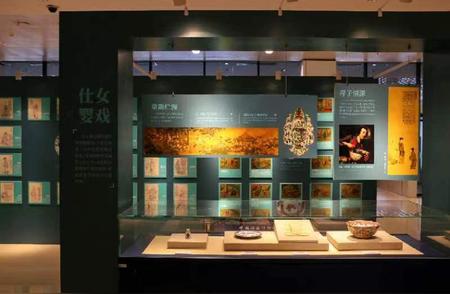 中国航海博物馆展出明清外销瓷器与画作的“相遇”