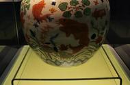 探索上海博物馆：明嘉靖五彩鱼藻纹大罐的展示