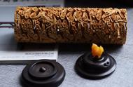 手工镂空雕刻立式香炉：黄杨木的艺术品