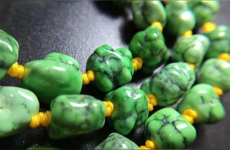 绿松石的黑色秘密：探索从蓝色到绿色的十种宝石之美！