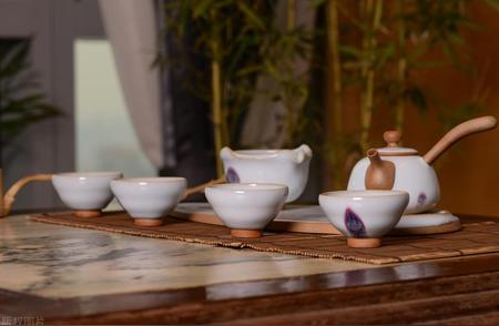 探索茶艺的三重境界：洗茶、醒茶、润茶