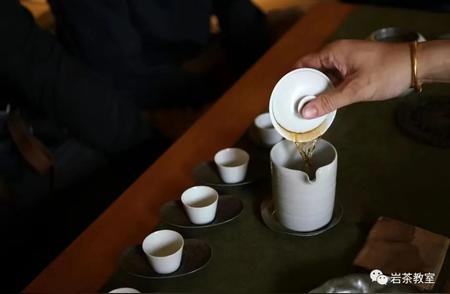 探索茶艺：泡茶的新颖视角