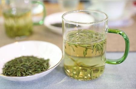 绿茶的正确饮用方法：医生揭示喝绿茶的三大益处！