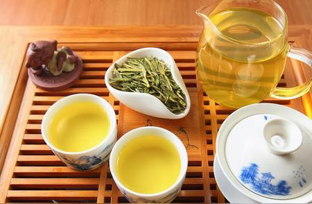 绿茶的毒性：对胃的伤害和致癌风险