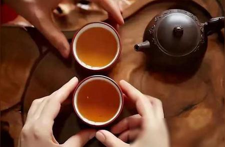 让我们深入探讨茶叶的世界，你可能对茶有一些基本的认识，现在让我们开始...