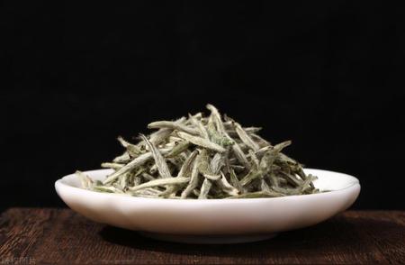 白茶：它是什么茶，与绿茶有何不同？