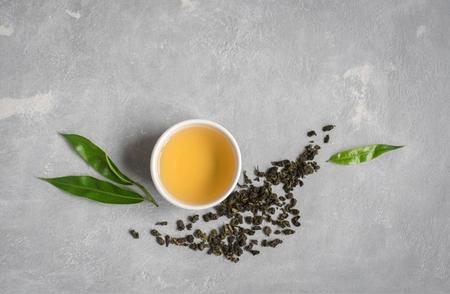 绿茶与乌龙茶的终极较量：选择你的最爱茶饮